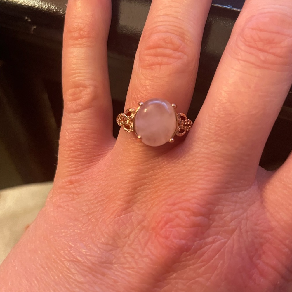 Rose quartz ring with Cz detail size 7